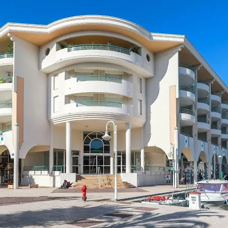 Studio L'open-8 * Frejus